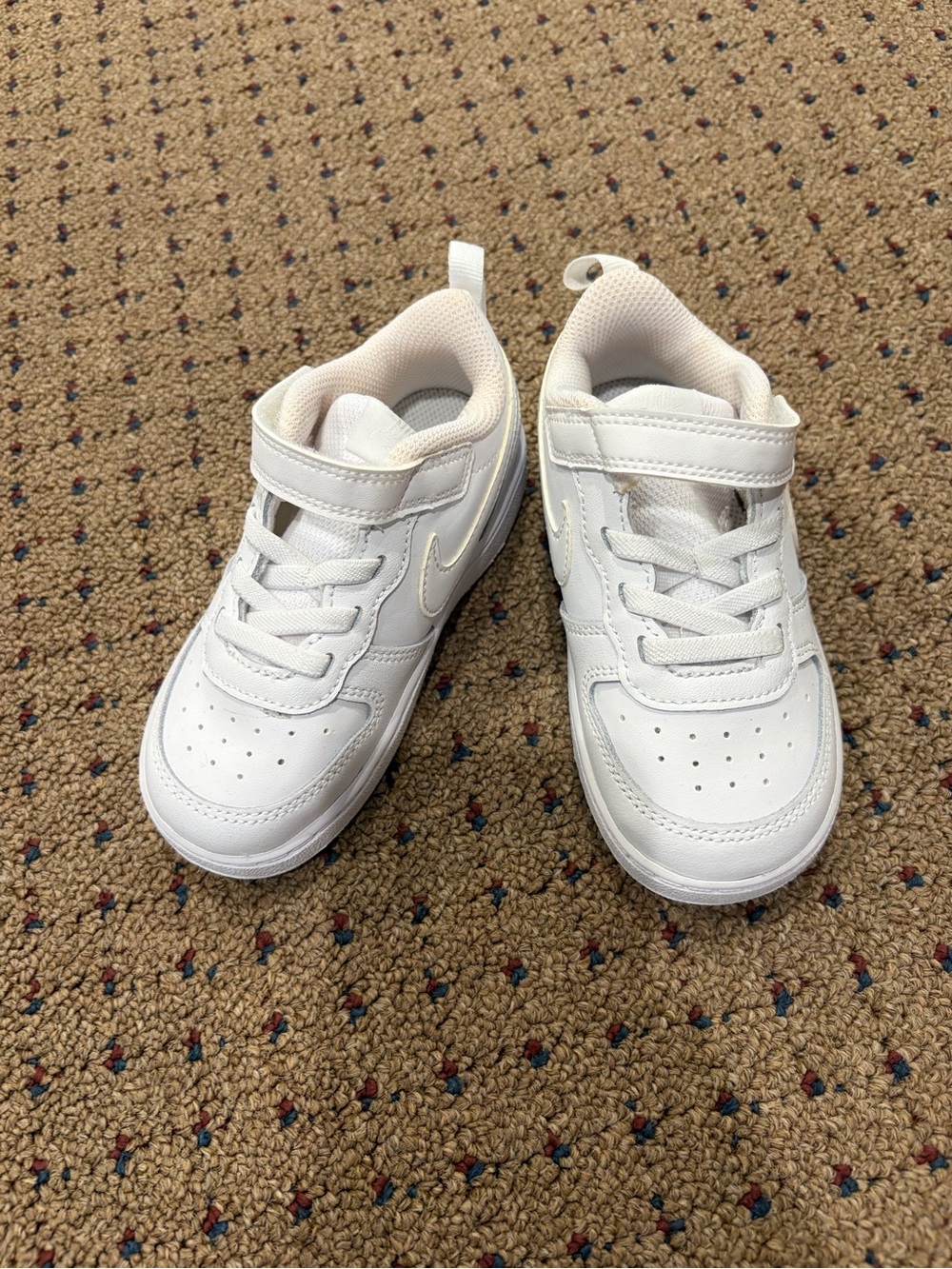 Nike White Kids Sneakers with Velcro Strap